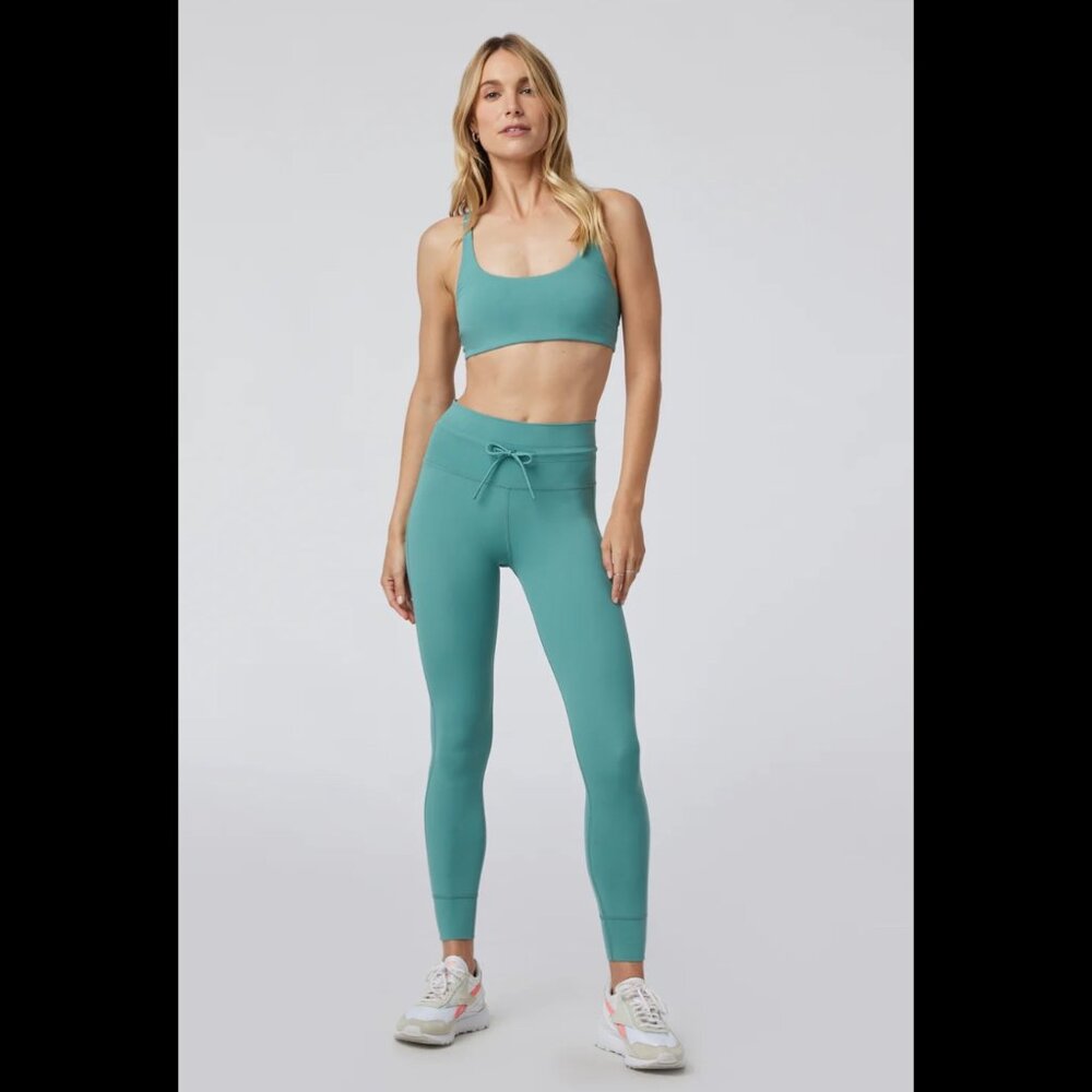 Vuori Daily Legging Size M, Color Garland, Gently Worn